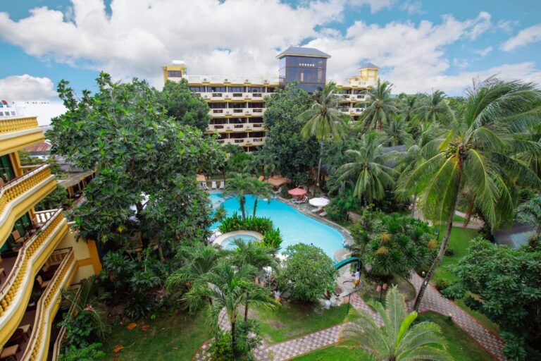 paradise-garden-resort-bridges-and-beyond-travel-pool-1