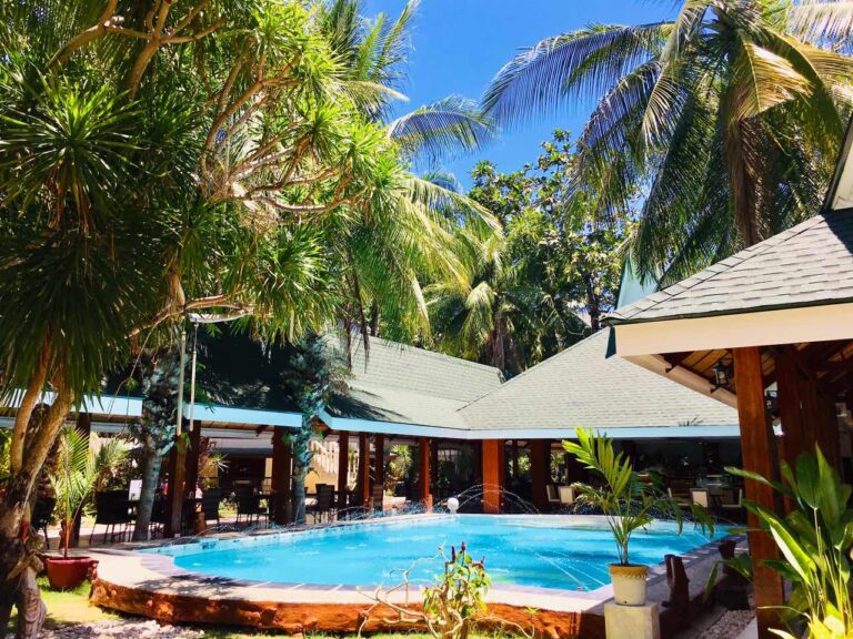 paradise-garden-resort-bridges-and-beyond-travel-pool-2
